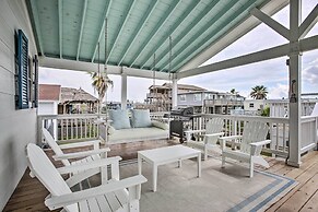 Waterfront Hitchcock Home With Spacious Deck!