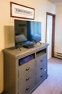 Private Cabin, 5-min Drive to Hot Springs & Golf!