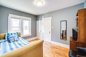 Cozy Indiana Getaway Near Washington Park Zoo!