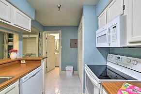 Coastal Studio w/ Amenities: Walk to Padre Beach!