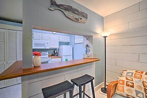 Coastal Studio w/ Amenities: Walk to Padre Beach!