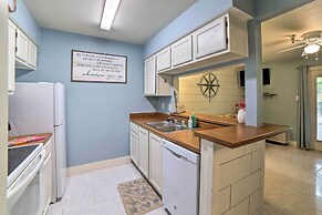 Coastal Studio w/ Amenities: Walk to Padre Beach!