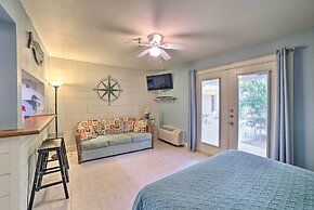 Coastal Studio w/ Amenities: Walk to Padre Beach!