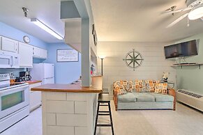 Coastal Studio w/ Amenities: Walk to Padre Beach!