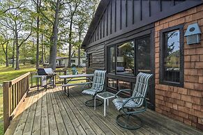 Lake Livin' Cozy Cabin w/ Dock, Tiki Bar, 2 Kayaks