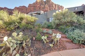 Amazing Views & On-site Hiking: Sedona Studio