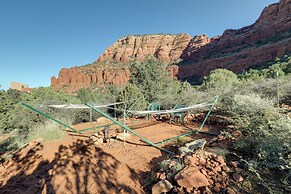 Amazing Views & On-site Hiking: Sedona Studio