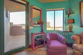 Amazing Views & On-site Hiking: Sedona Studio