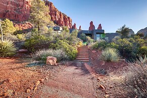 Amazing Views & On-site Hiking: Sedona Studio
