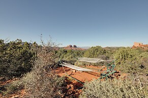 Amazing Views & On-site Hiking: Sedona Studio