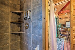 Furnished Deck: Romantic Strawberry/pine Studio!