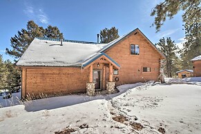 Log Cabin w/ Mountain Views ~ 30 Mi to Pikes Peak!