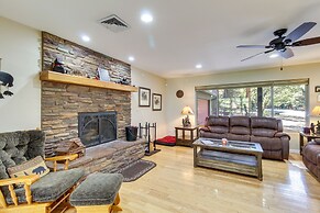 Dog-friendly Home on Pinetop Lakes Course!