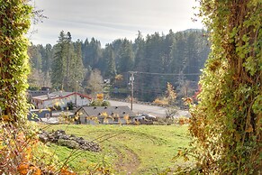 Peaceful Mckenzie River Retreat: Fish, Hike, & Ski