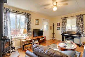 Peaceful Mckenzie River Retreat: Fish, Hike, & Ski