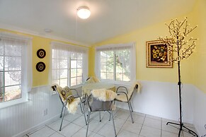 Peaceful Mckenzie River Retreat: Fish, Hike, & Ski