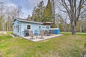 'nestle by Lake' Charlevoix Cottage: Pets Welcome!