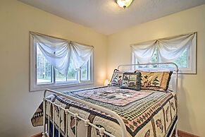 'nestle by Lake' Charlevoix Cottage: Pets Welcome!