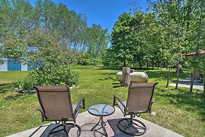 'nestle by Lake' Charlevoix Cottage: Pets Welcome!