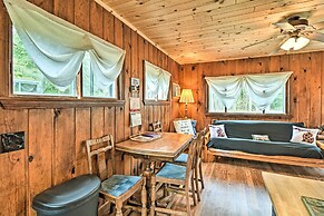 'nestle by Lake' Charlevoix Cottage: Pets Welcome!