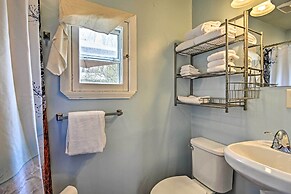 'nestle by Lake' Charlevoix Cottage: Pets Welcome!