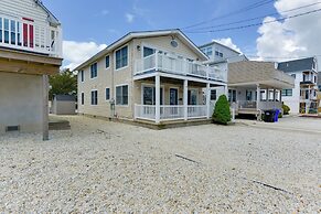 Avalon Vacation Rental w/ Porch & Grill!