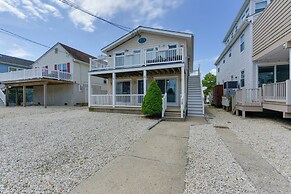 Avalon Vacation Rental w/ Porch & Grill!