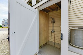 Avalon Vacation Rental w/ Porch & Grill!