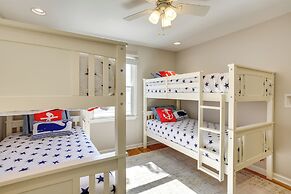 Avalon Vacation Rental w/ Porch & Grill!
