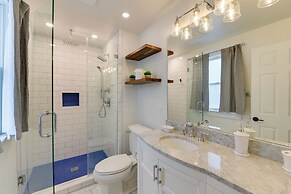 Avalon Vacation Rental w/ Porch & Grill!