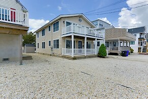 Avalon Vacation Rental w/ Porch & Grill!