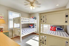 Avalon Vacation Rental w/ Porch & Grill!