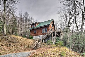 Beech Mountain Cabin w/ 180° Views: Near Hiking!