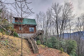 Beech Mountain Cabin w/ 180° Views: Near Hiking!
