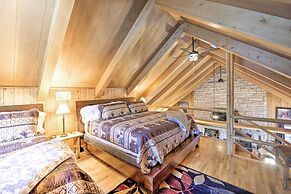 Centennial Cabin w/ Hot Tub, Sauna & Pool Table!