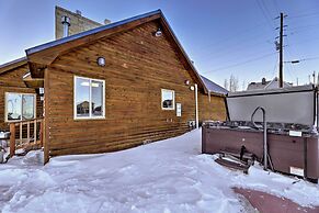 Centennial Cabin w/ Hot Tub, Sauna & Pool Table!