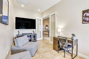 Pool & Putting Green: Goodyear Home on Golf Course