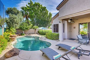 Pool & Putting Green: Goodyear Home on Golf Course