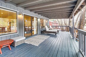 Near Hiking & Golfing: Pinetop Home w/ Deck!
