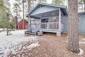 Near Hiking & Golfing: Pinetop Home w/ Deck!
