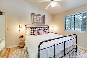 Near Hiking & Golfing: Pinetop Home w/ Deck!