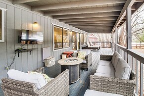 Near Hiking & Golfing: Pinetop Home w/ Deck!