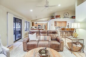 Near Hiking & Golfing: Pinetop Home w/ Deck!