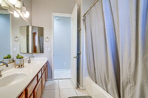 Group Getaway w/ Pool & Putting Green in Goodyear