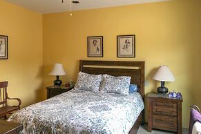 Tucson Home w/ Patio - Near Outdoor Adventure