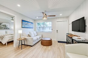 Sleek Coastal Abode: 1 Block to Naples Beach!