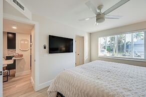 Sleek Coastal Abode: 1 Block to Naples Beach!