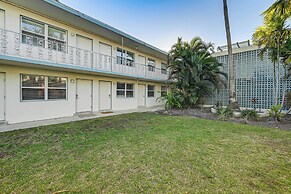 Sleek Coastal Abode: 1 Block to Naples Beach!