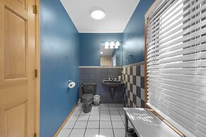 Private Hot Tub + Game Room: Galena Territory Home