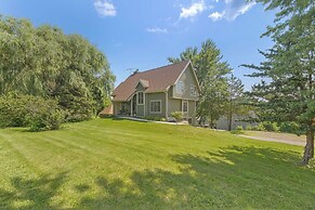 Private Hot Tub + Game Room: Galena Territory Home